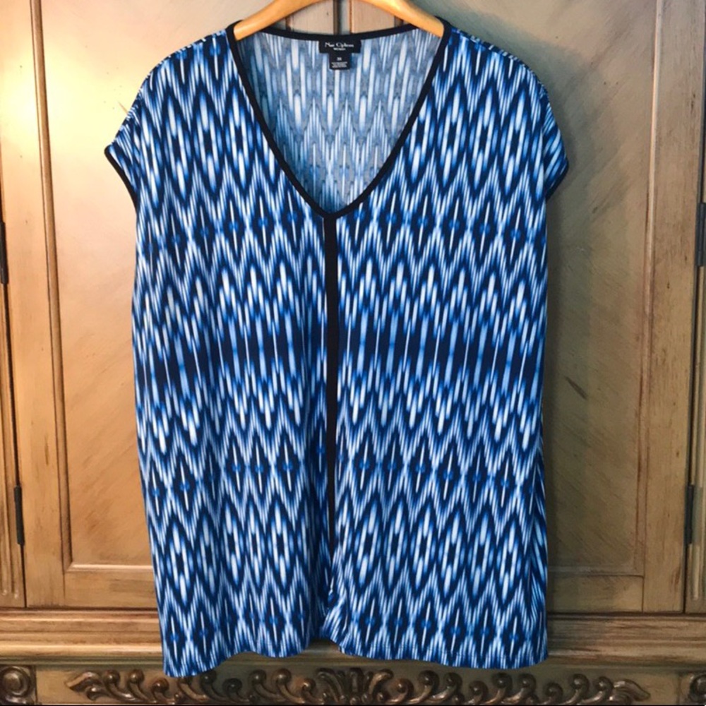 Plus size sleeveless tunic top. NWOT